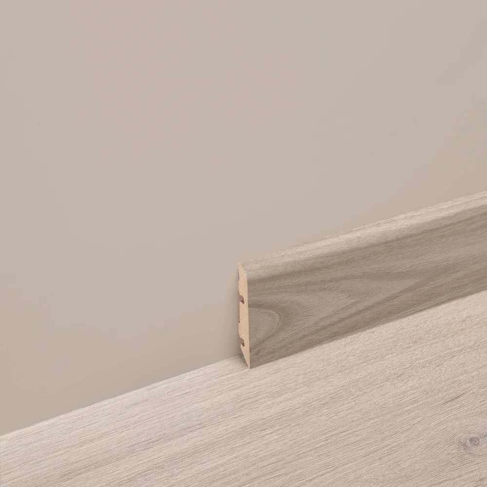 BERRYALLOC SKAGEN EIK SOKKELLIST 2400X14X60 v:3473760 BERRYALLOC SKAGEN EIK SOKKELLIST 2400X14X60 v:3473760
