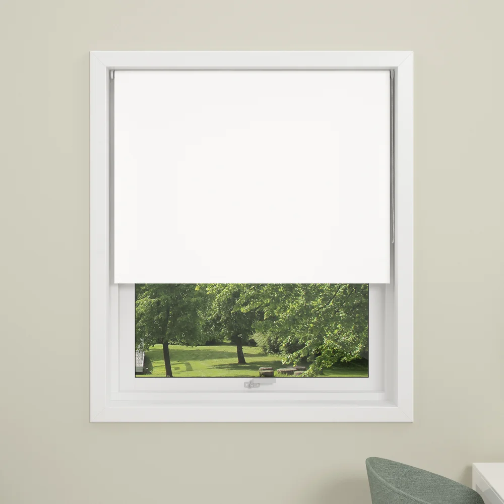 DEBEL RULLEGARDIN UNI-BO LYSTETT HVIT 130X175 v:7649811 DEBEL RULLEGARDIN UNI-BO LYSTETT HVIT 130X175 v:7649811